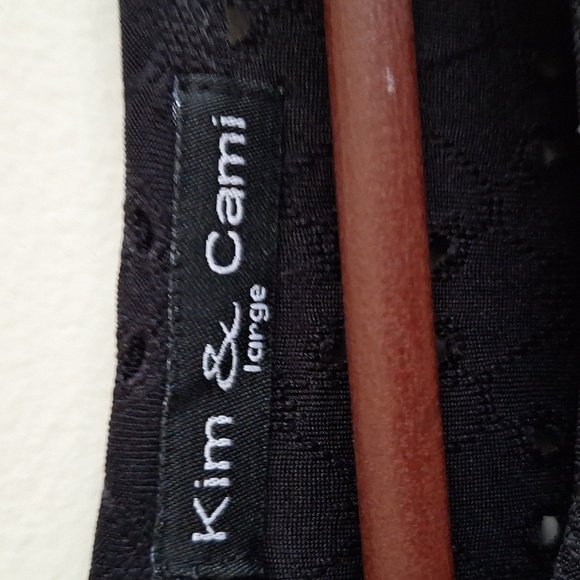 3/$20 Kim & Cami Black Eyelet Blouse Size Large - Picture 4 of 7